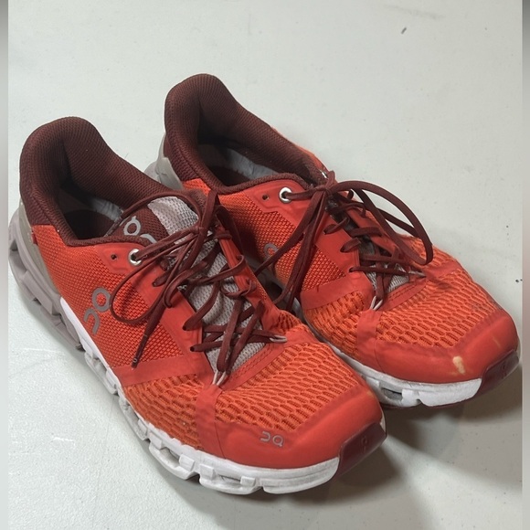 On Cloud On Running Women’s 9.5 Orange Red Cloudflyer Running Walking Shoe EUC - Picture 1 of 13